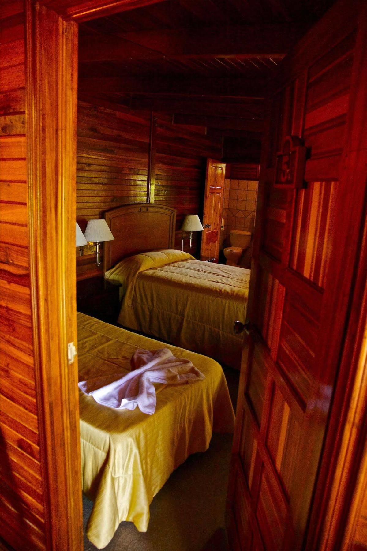 Santa Elena Lodge Cuajiniquil 外观 照片