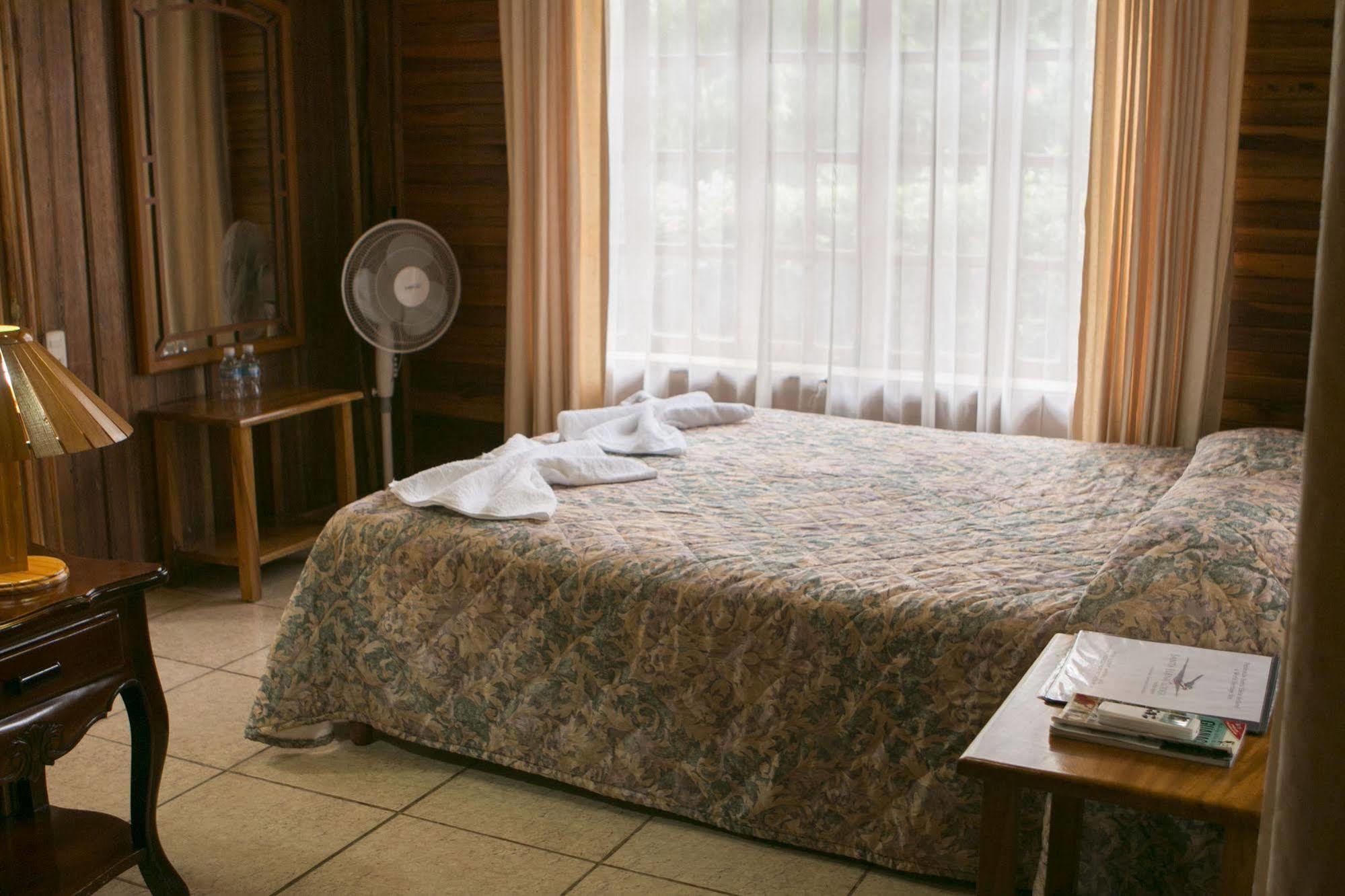 Santa Elena Lodge Cuajiniquil 外观 照片